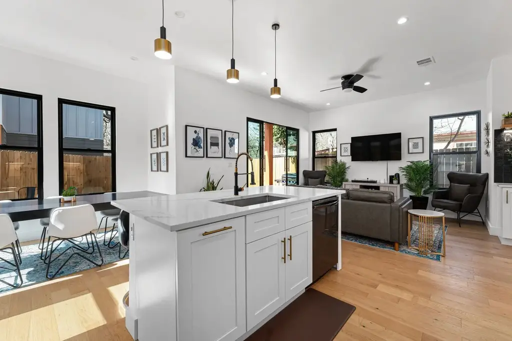 910 Tillery Street A, Austin