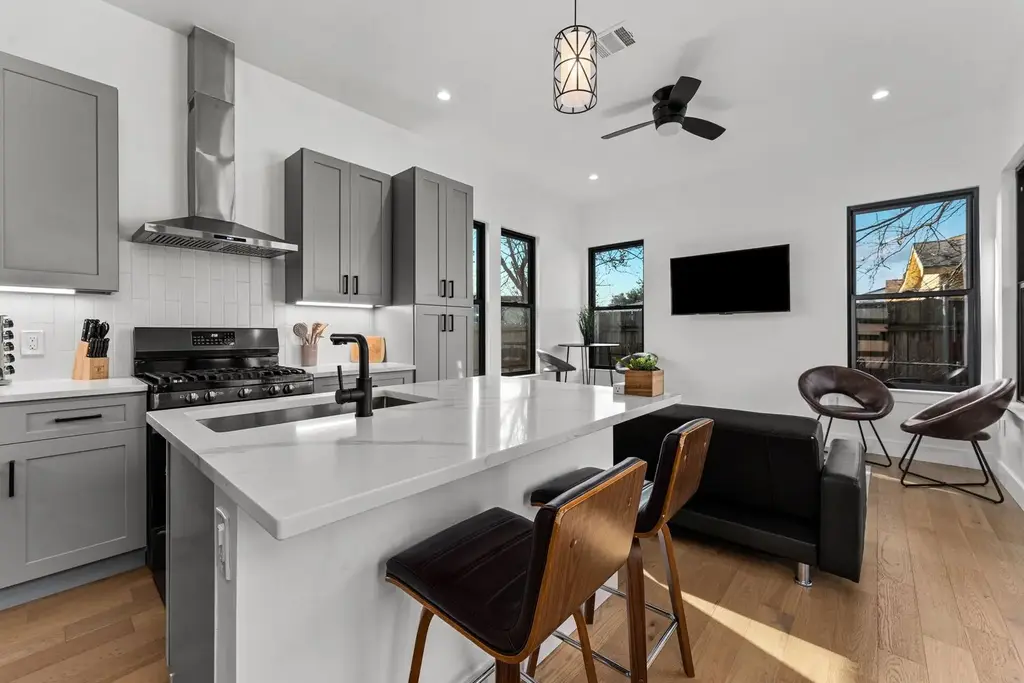 910 Tillery Street B, Austin
