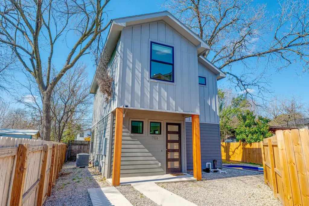 910 Tillery Street B, Austin