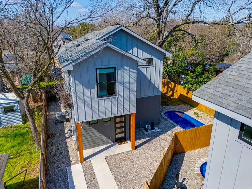 910 Tillery Street B, Austin