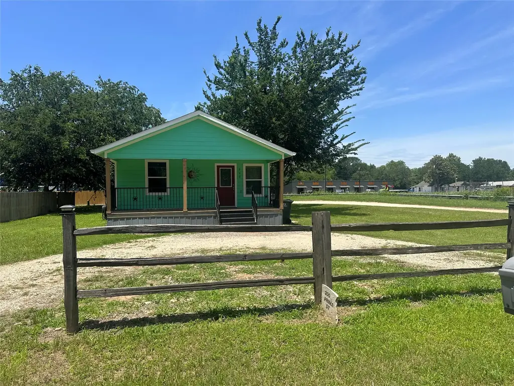 200 Prima Street, Smithville