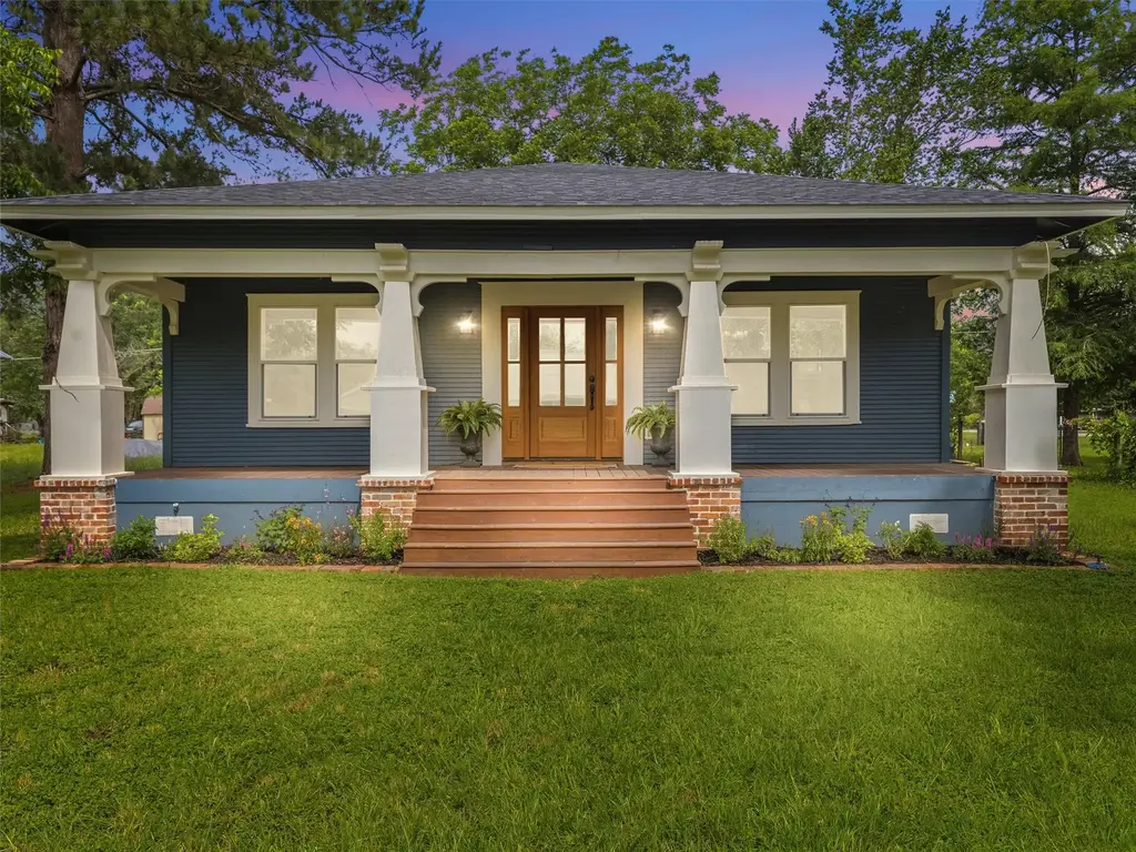 302 Hill Street, Smithville