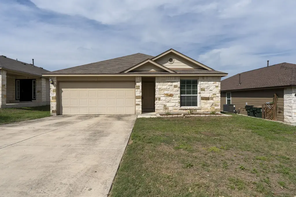 213 Hoya Lane, San Marcos