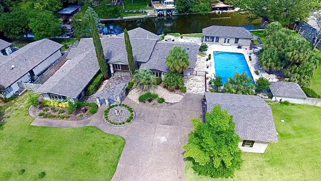 311 Oleander Drive, Marble Falls