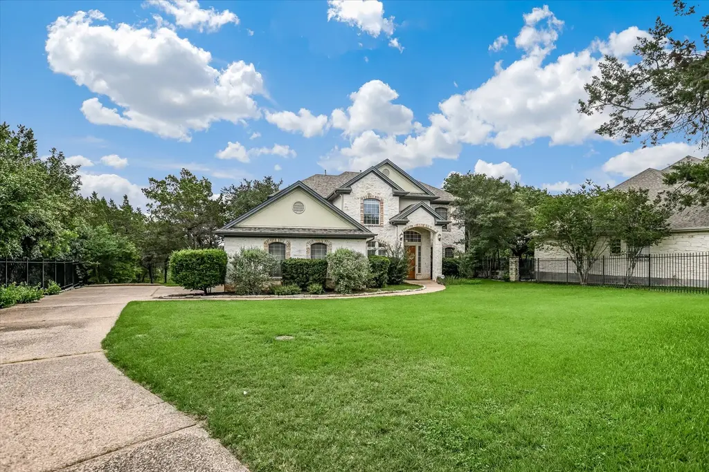 801 Chrissys Cove, Austin