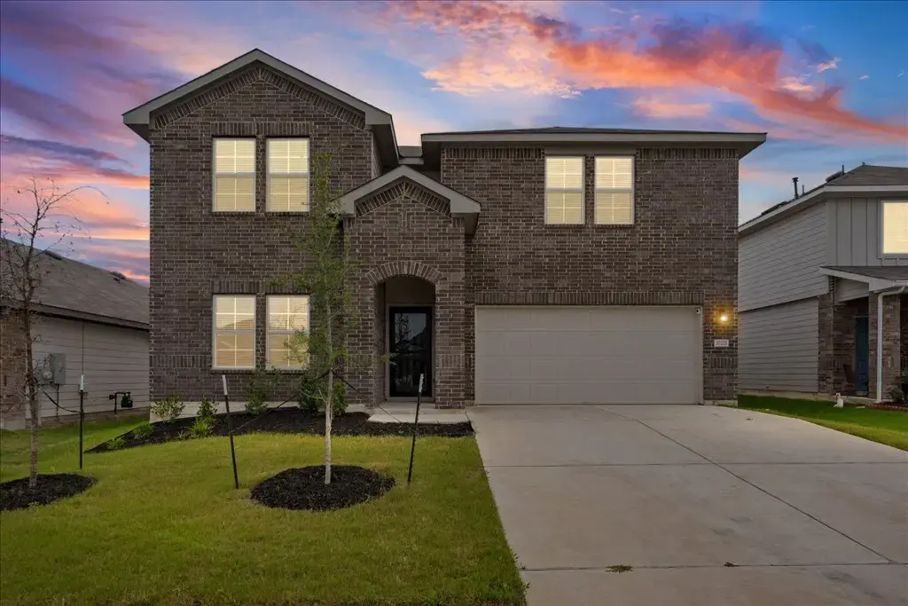 20221 Heinrich Lane, Manor