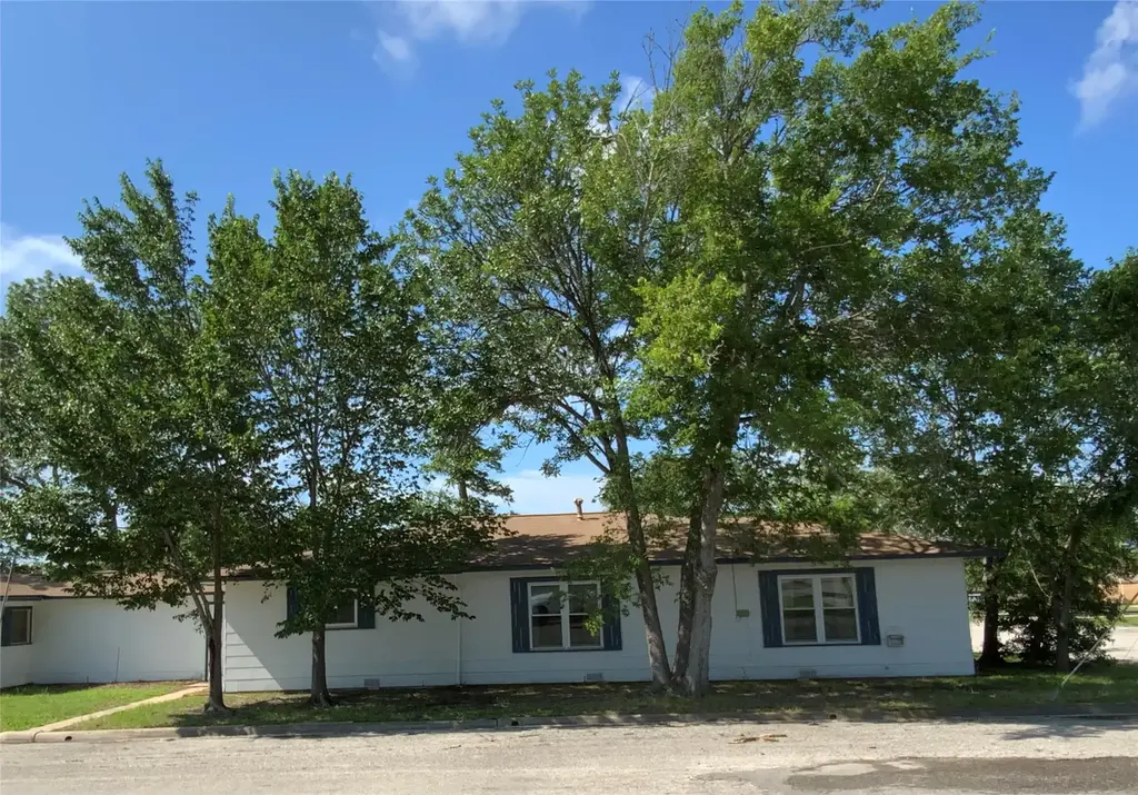 408 S Grimes Street, Giddings