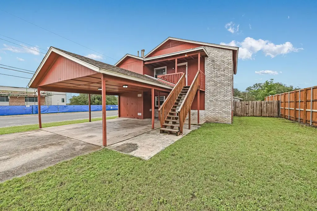 2111 Oak Motte Lane, Austin