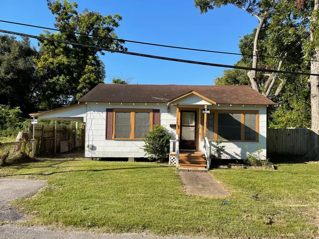 365 E Irby Street, Beaumont