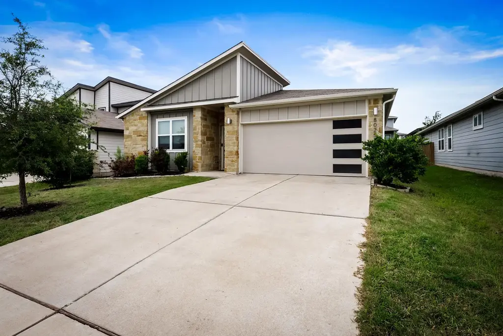 8025 City Top Boulevard, Austin
