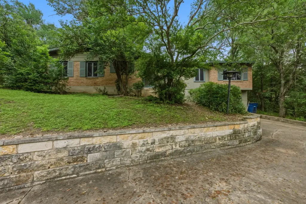 3105 Crestvale Drive, Austin