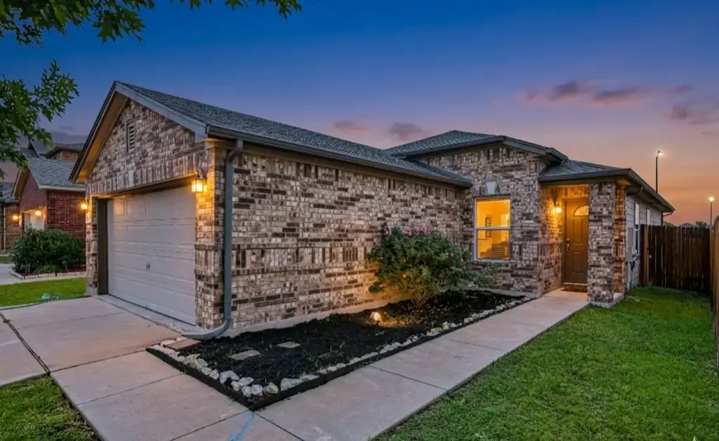 13637 Abraham Lincoln Street, Manor