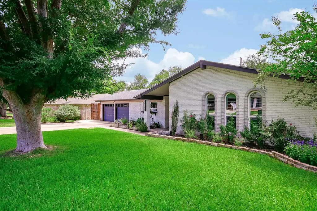11711 Three Oaks Trail, Austin