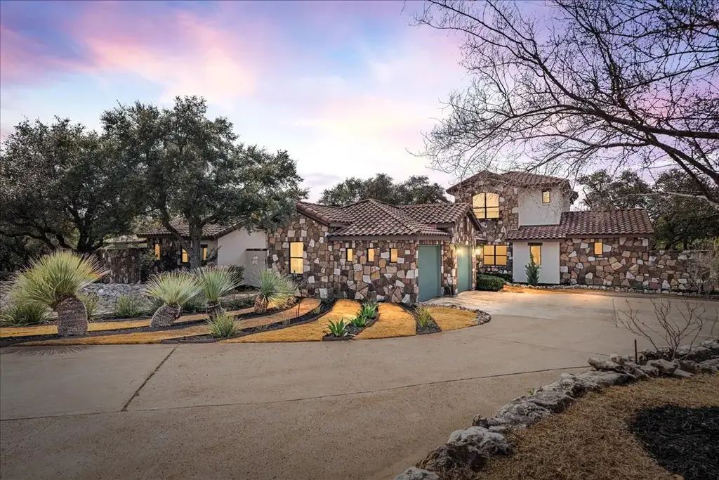 2808 & 2804 Fall Creek Estates Drive, Spicewood