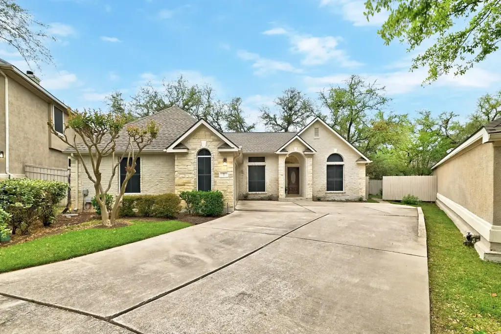 7 Muirfield Greens Cove, Lakeway
