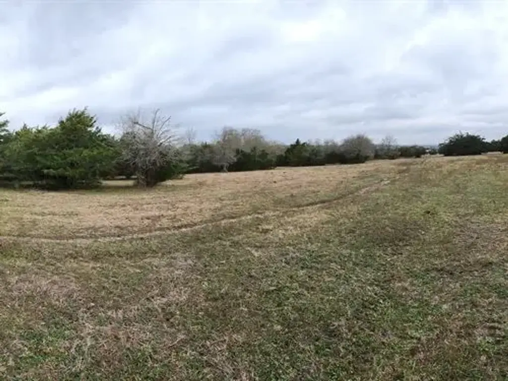 176 Ike Lane, Brenham