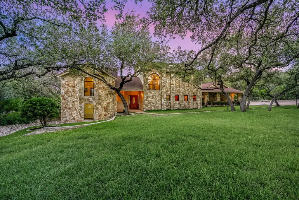 9111 Glenlake Drive, Austin