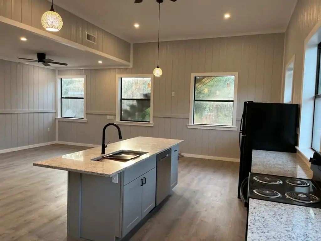 3505 Lone Man Mountain Road, Wimberley