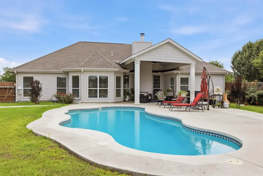 339 County Road 368, Taylor
