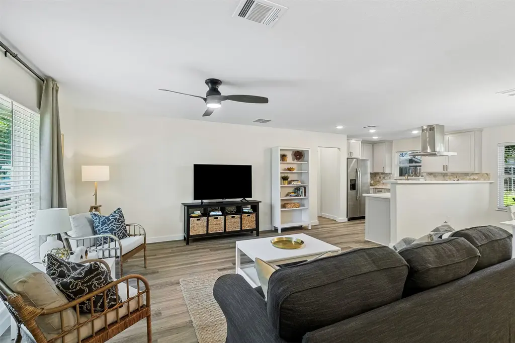 1802 Vallejo Street, Austin