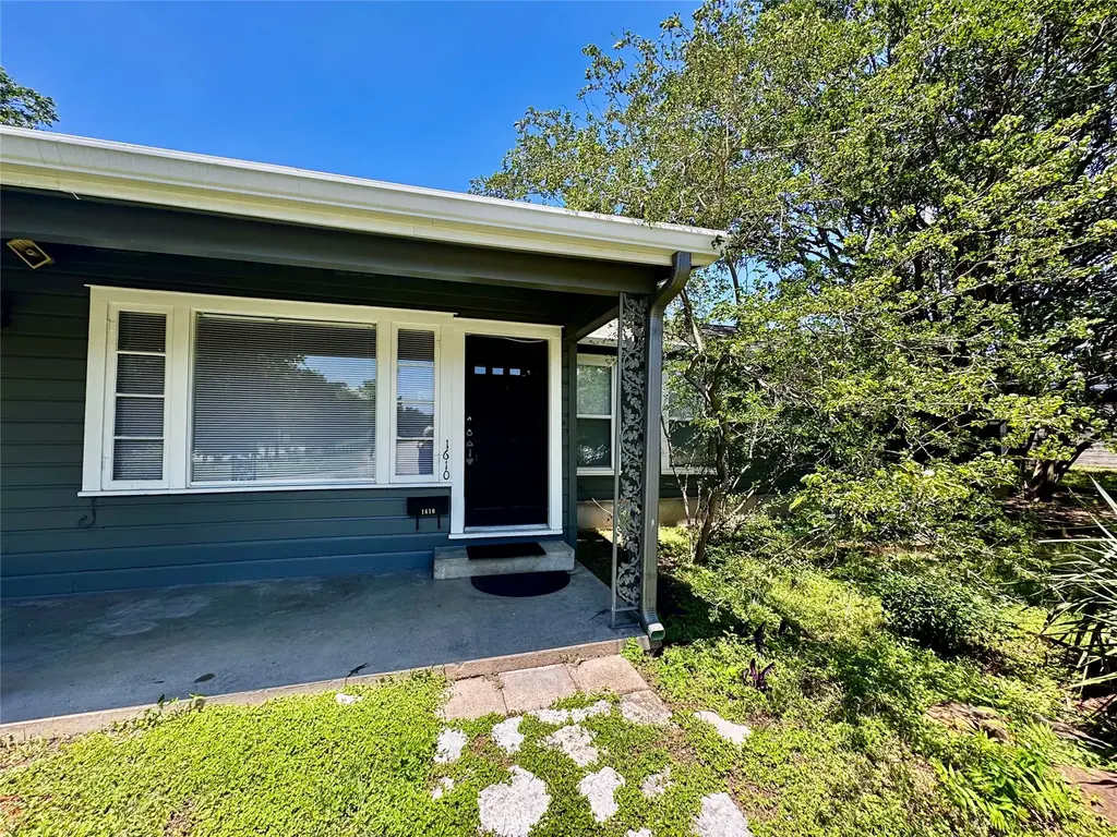 1610 Wilshire Boulevard, Austin