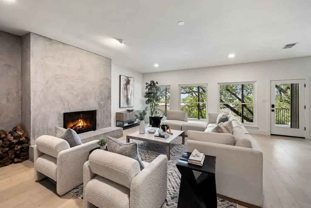 201 Crescent Bluff, Lakeway