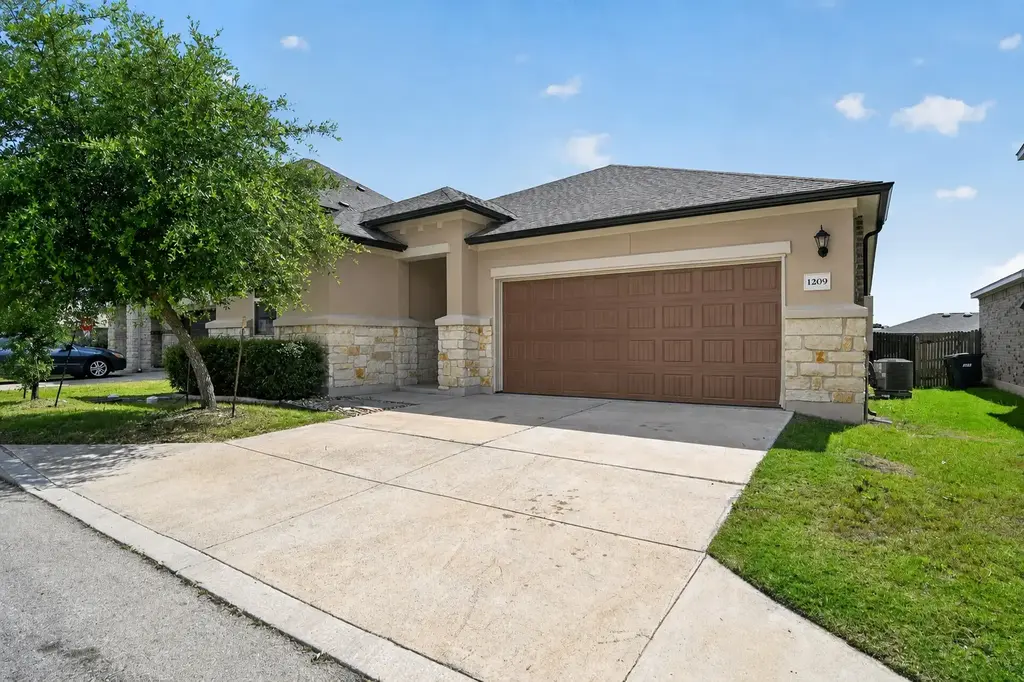 1209 Natchez Trail 99, Leander
