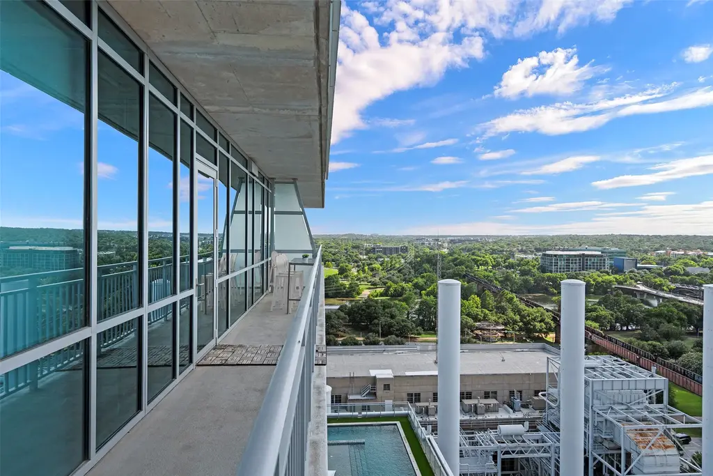 222 West Avenue 1404, Austin