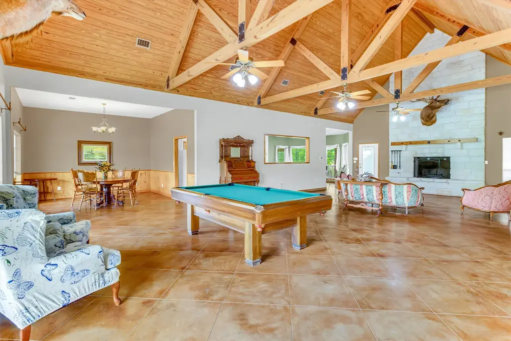 3227 Farm To Market 1174, Bertram