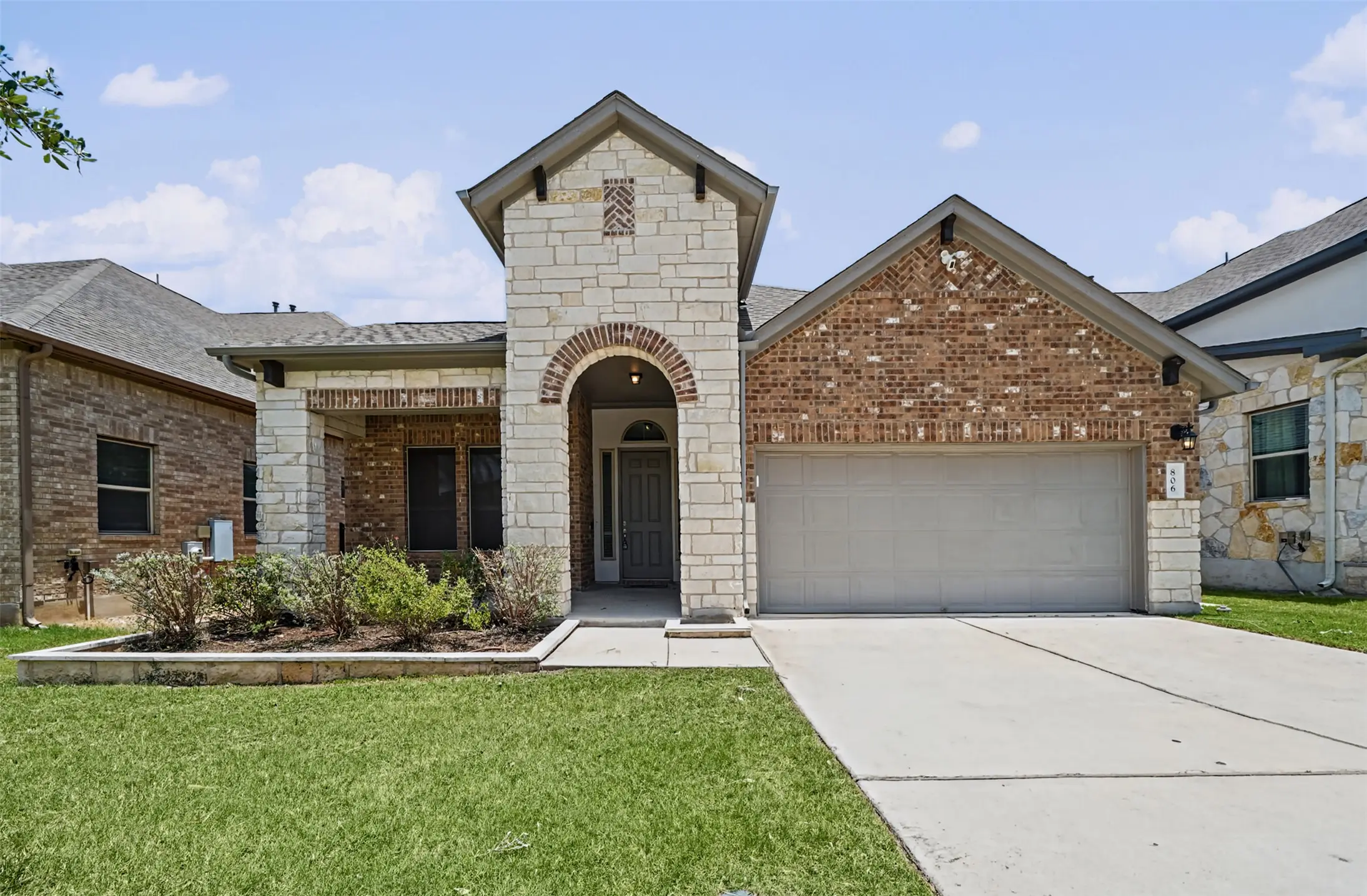 Photo of Listing #8687449