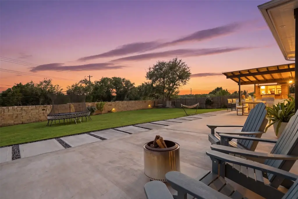 162 Lunar Loop, Austin