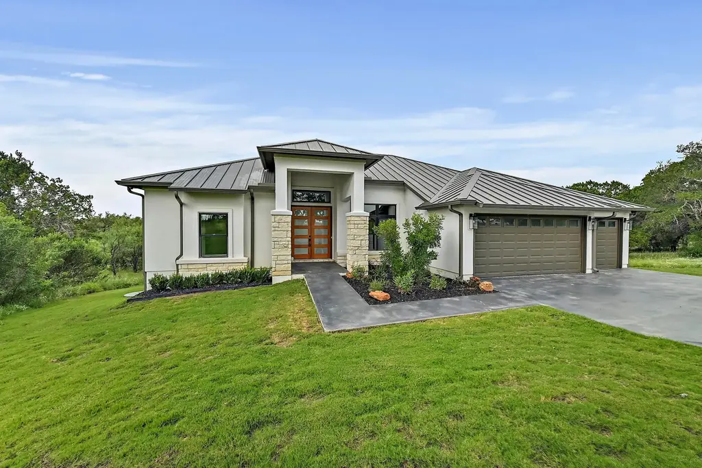 1404 Fault Line Drive, Horseshoe Bay