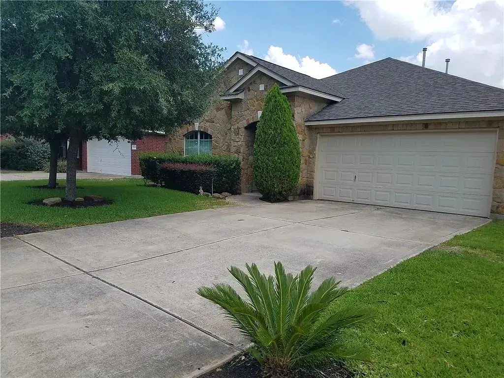 9417 Castle Pines Drive, Austin