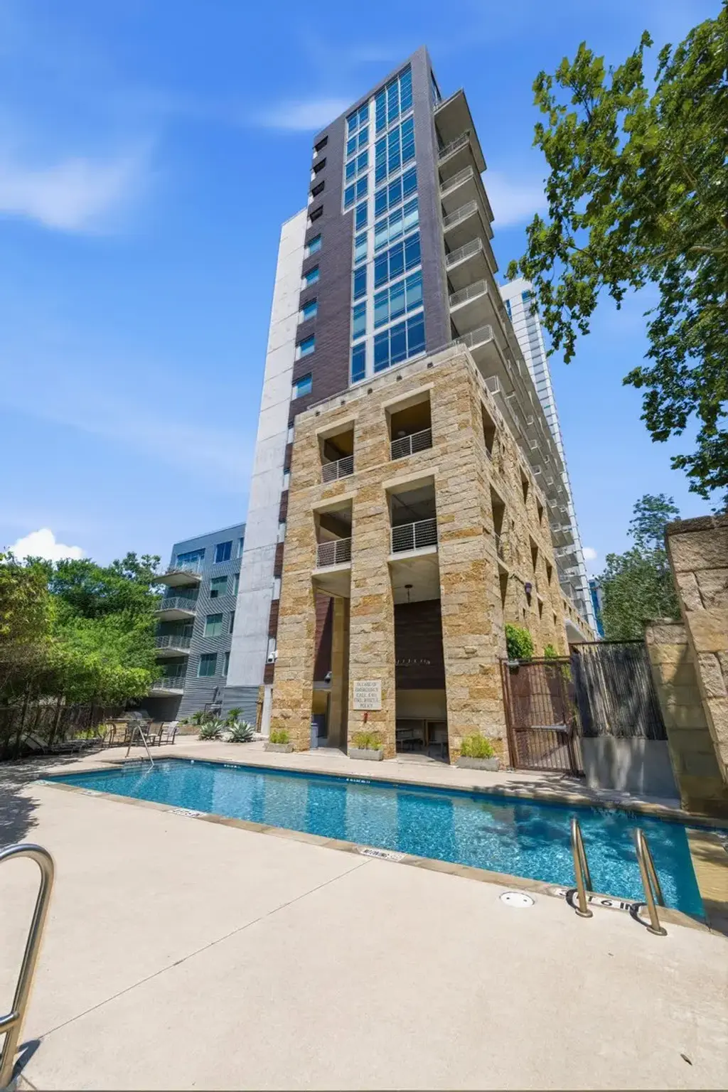 800 W 5th Street 705, Austin