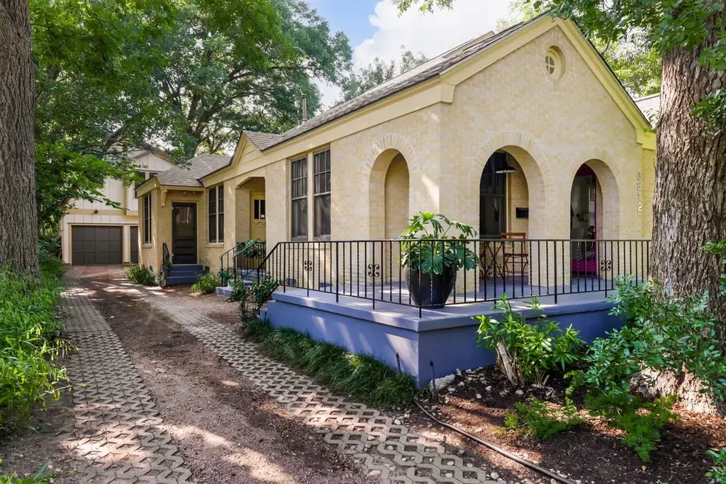 3812 Duval Street, Austin