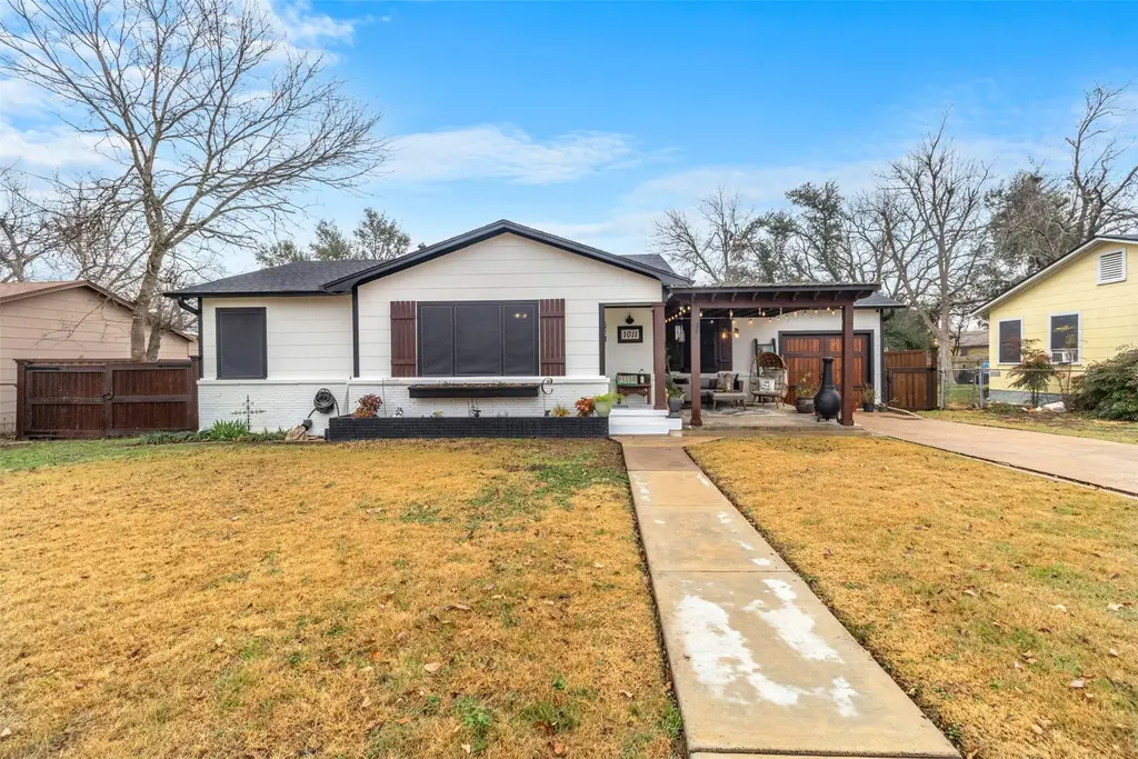 1011 Gilmore Street, Taylor