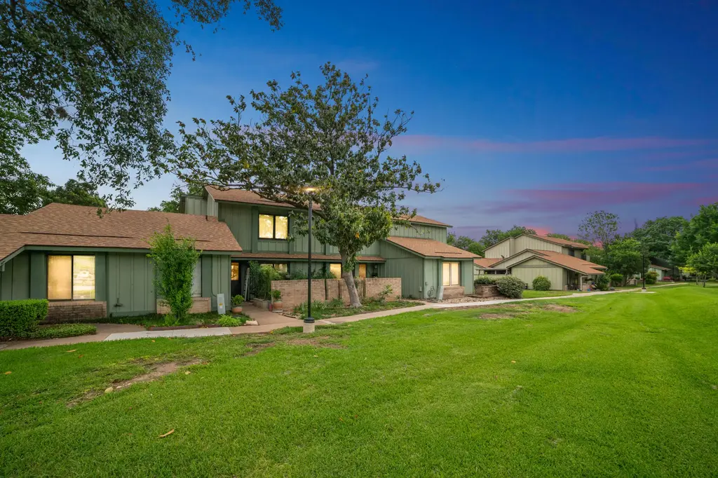 5007 Fort Clark Drive, Austin