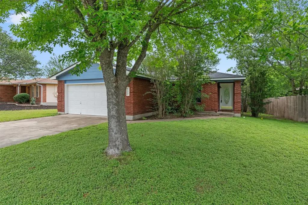 188 Spring Branch Loop, Kyle