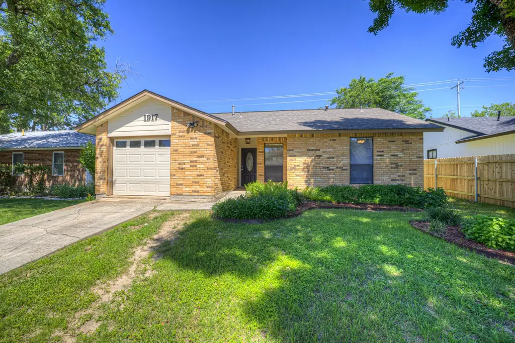 1917 Castle Gate Circle, San Marcos
