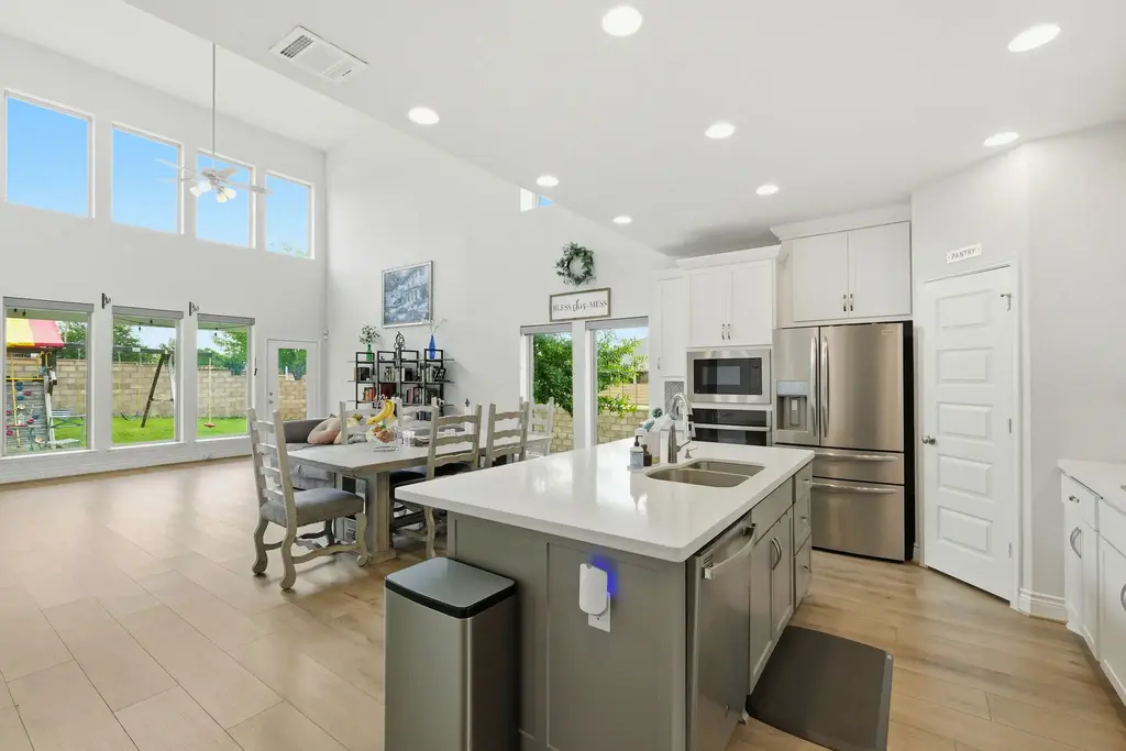 16825 Edwin Reinhardt Drive, Manor