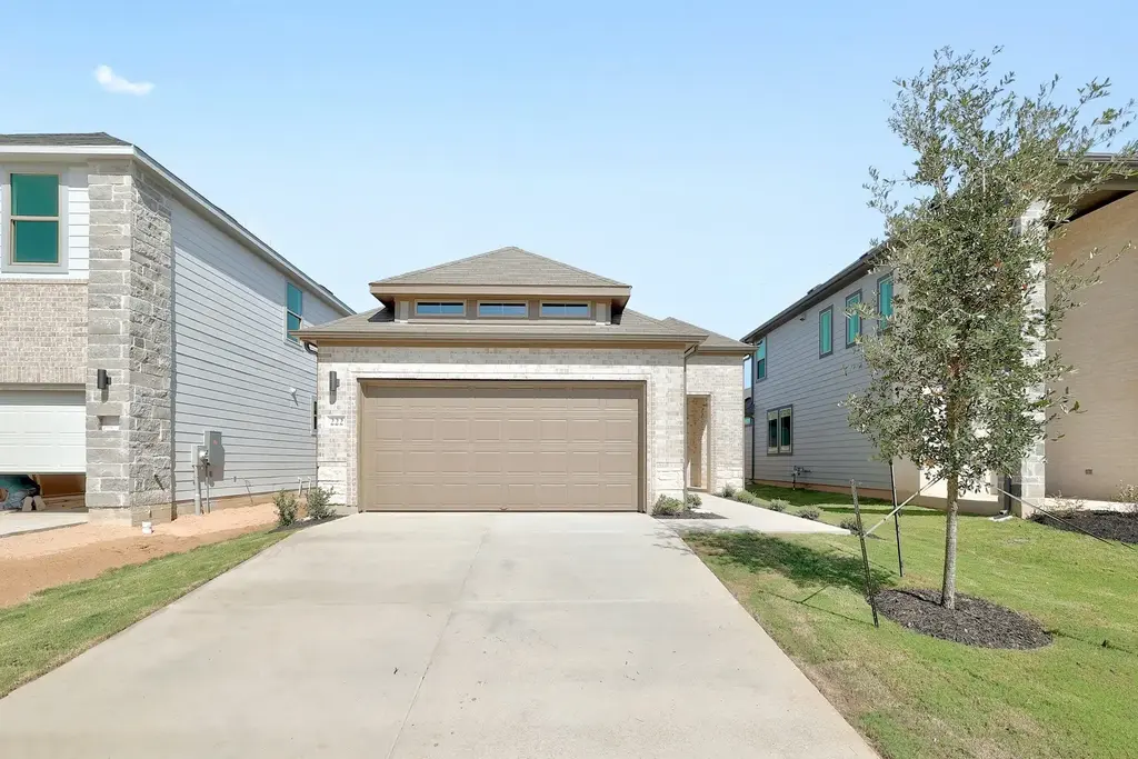 222 Hornet Street, Elgin