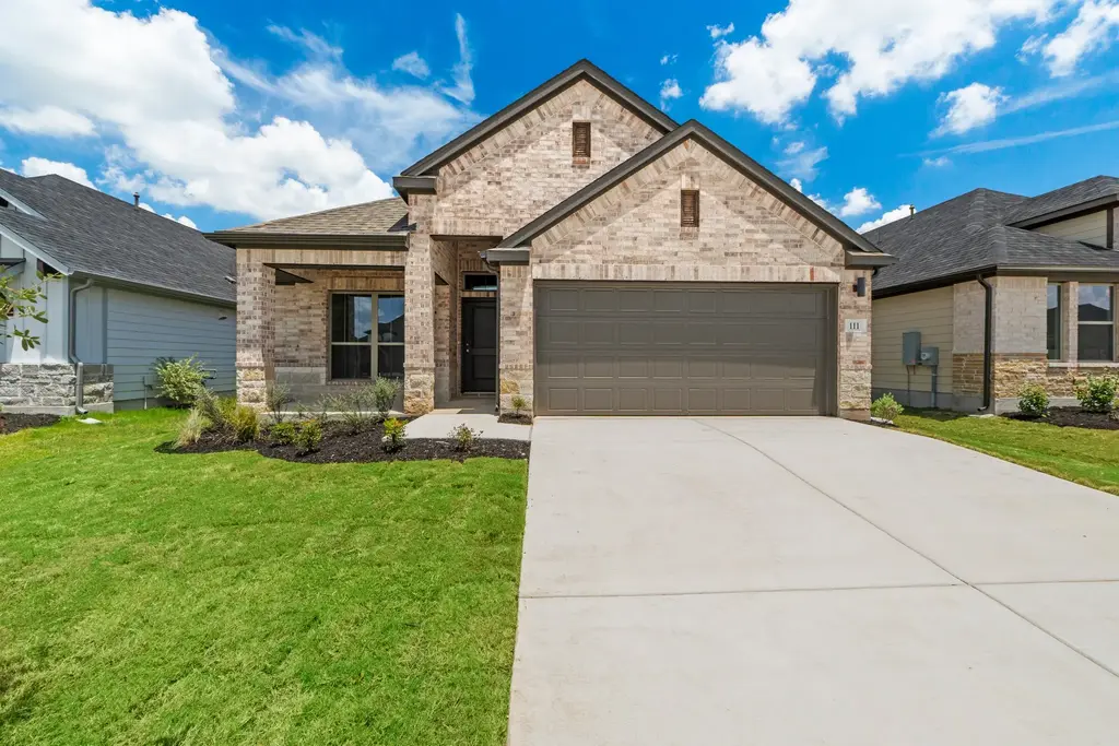 111 Malibu, Hutto