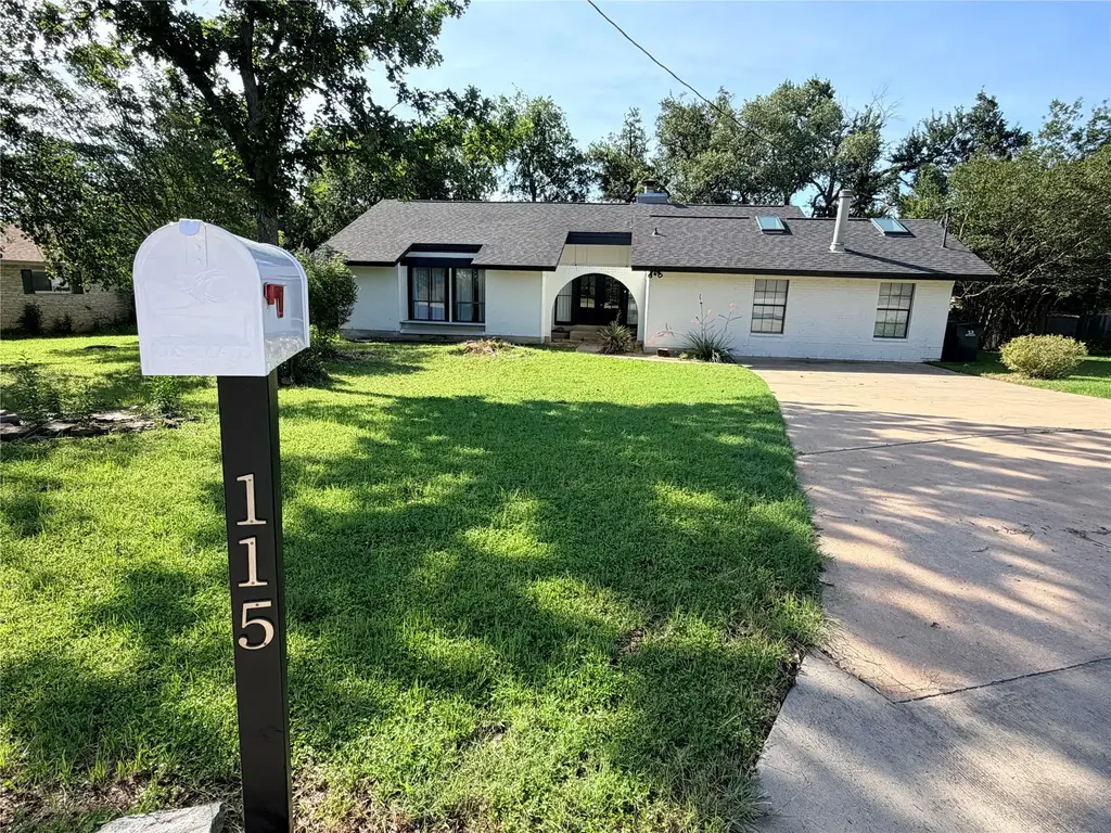 115 Spanish Oak Circle, Georgetown