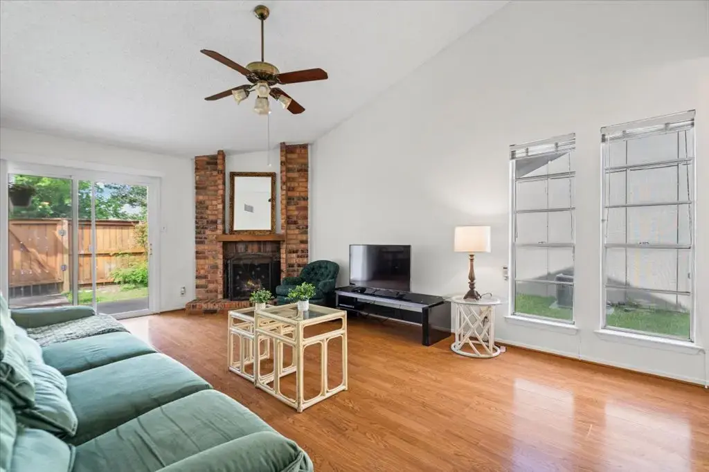 1617 W Braker Lane B, Austin