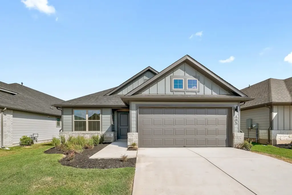 105 Malibu, Hutto