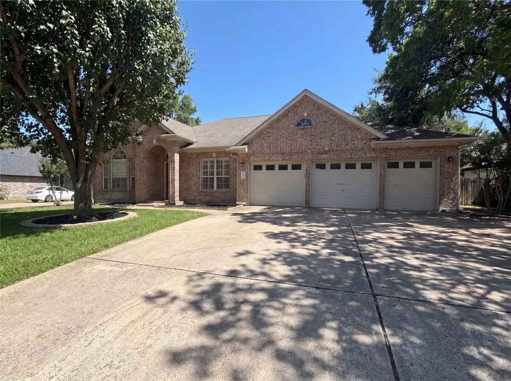 117 Brentwood Drive, Georgetown