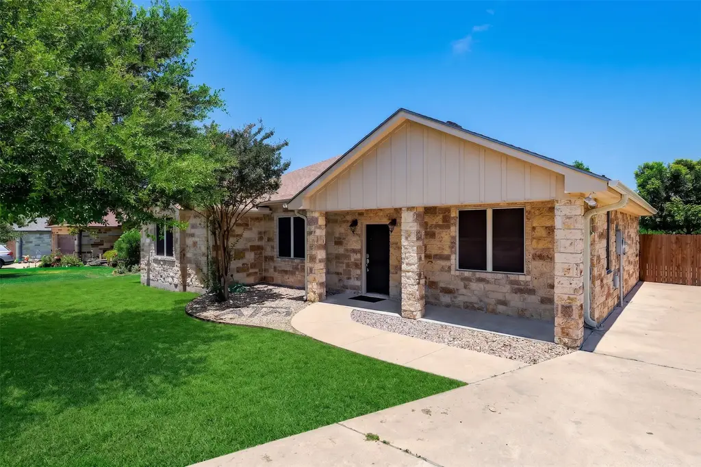 100 Magan Lane, Jarrell