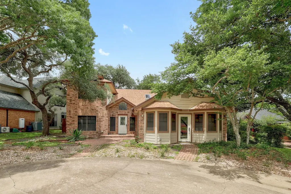 2202 Warfield Way, Austin