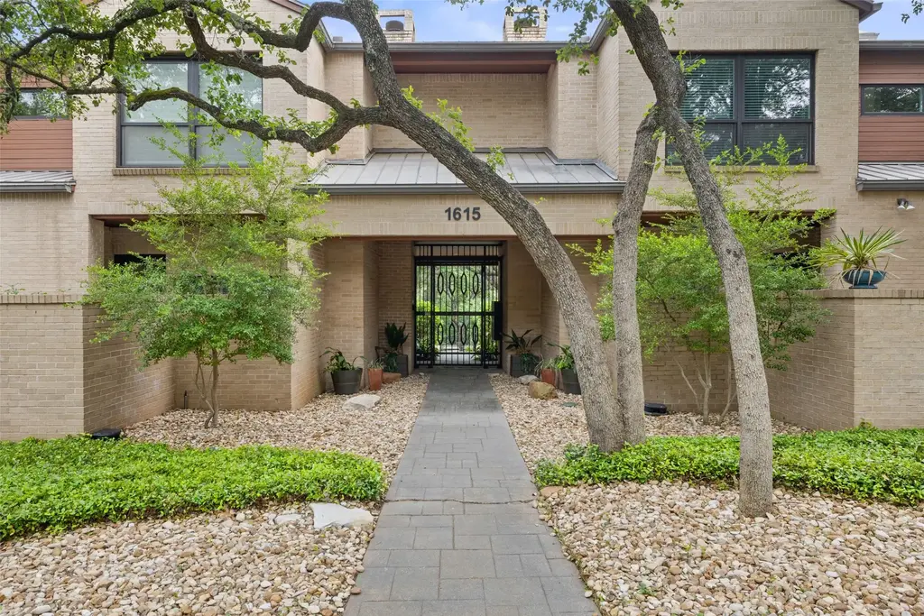 1615 Spyglass Drive 4, Austin