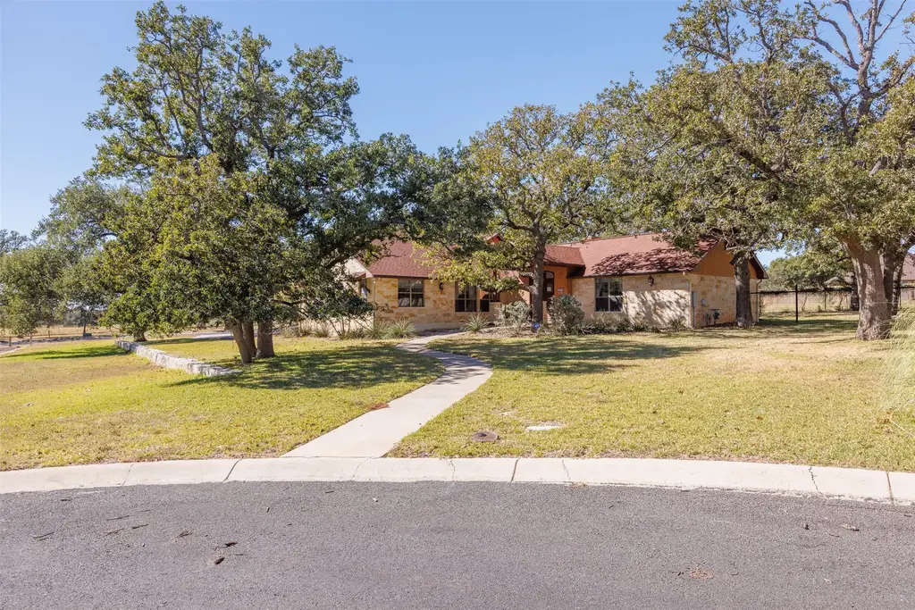 1200 Doe Run Hollow, Fredericksburg